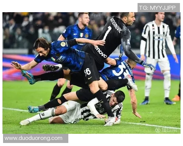 国米与曼联激情对决谁能在欧战舞台上笑到最后